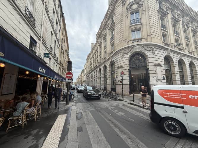 Local commercial · 54 m² · Cession de bail — photo 1