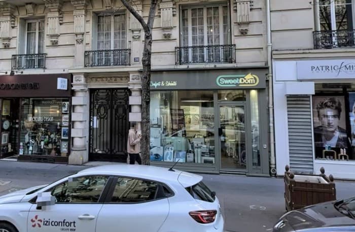 Local commercial · 74 m² · Location — photo 1