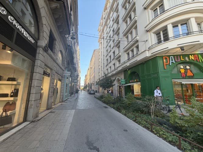 Local commercial · 100 m² · Cession de bail — photo 1
