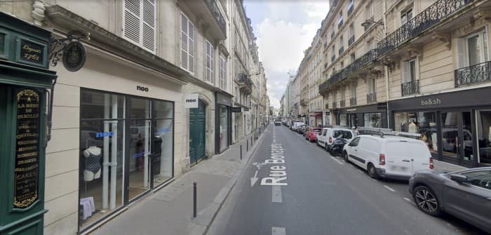 Local commercial · 57 m² · Location — photo 1