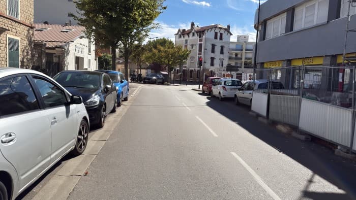 Local commercial · 127 m² · Location — photo 1
