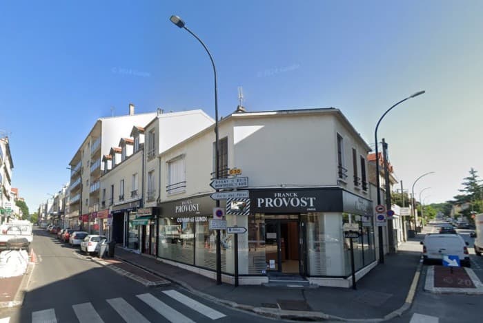 Local commercial · 77 m² · Location — photo 1