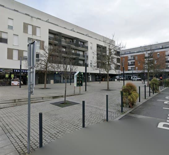 Local commercial · 141 m² · Location — photo 1