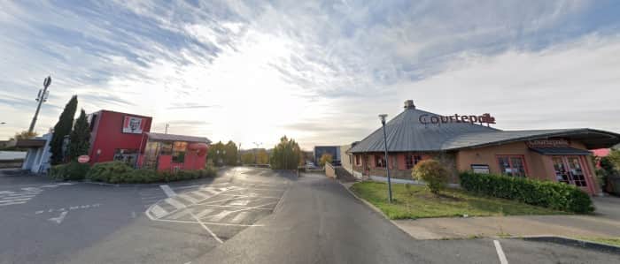 Local commercial · 330 m² · Location — photo 1