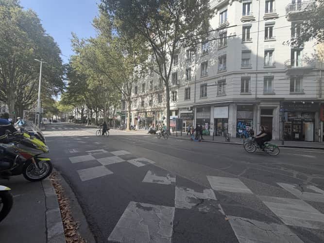 Local commercial · 75 m² · Cession de bail — photo 1
