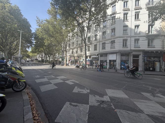 Local commercial · 75 m² · Cession de bail — photo 1