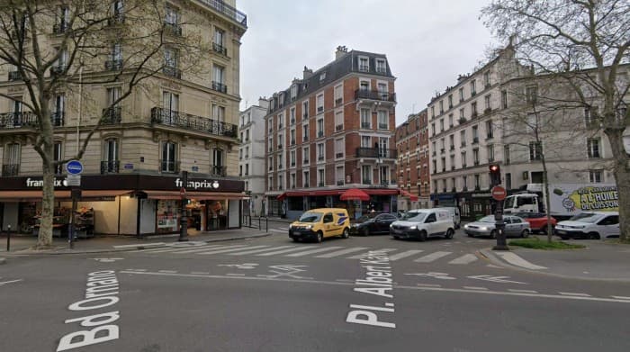 Local commercial · 62 m² · Location — photo 1