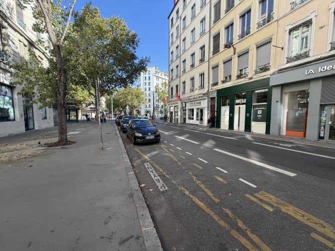 Local commercial · 90 m² · Cession de bail — photo 1