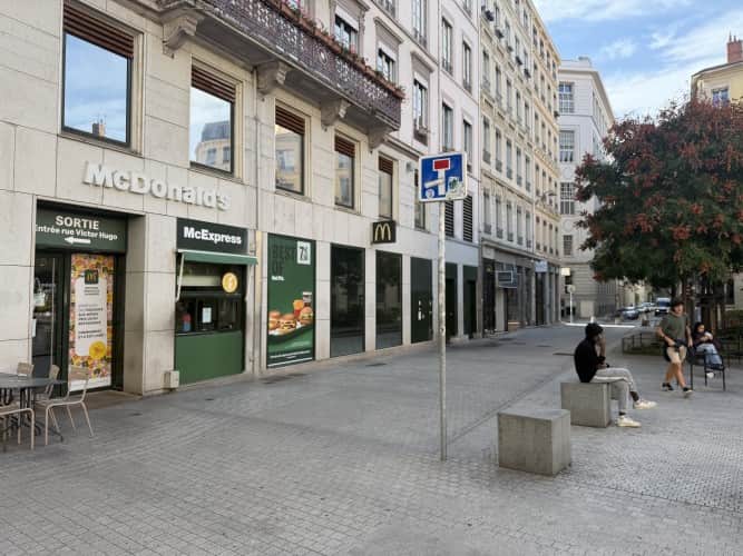 Local commercial · 130 m² · Cession de bail — photo 1