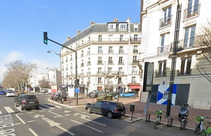 Local commercial · 147 m² · Location — photo 1