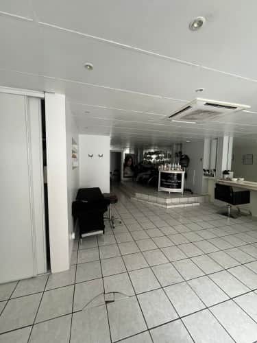 Local commercial · 72 m² · Location — photo 1