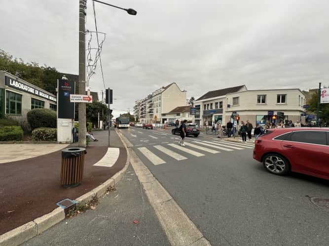 Local commercial · 200 m² · Fonds de commerce — photo 1