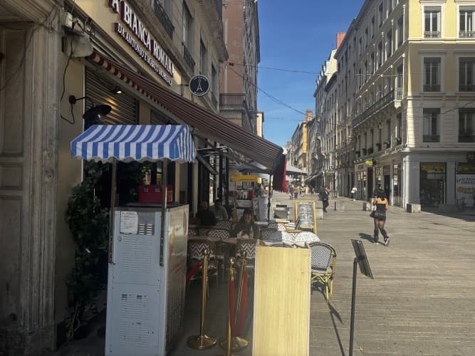 Local commercial · 60 m² · Cession de bail — photo 1