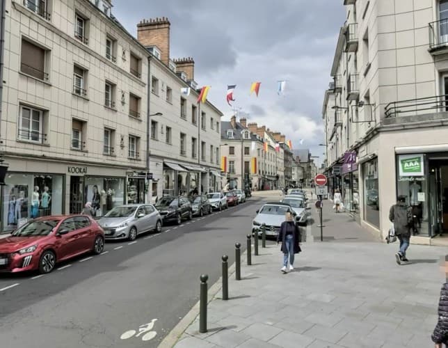 Local commercial · 219 m² · Cession de bail — photo 1