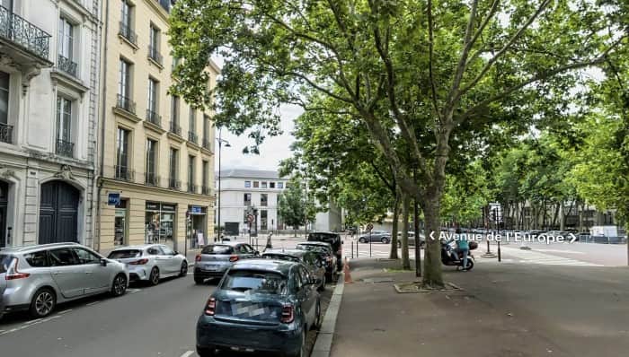 Local commercial · 88 m² · Location — photo 1