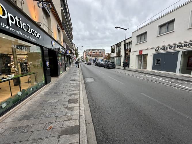 Local commercial · 190 m² · Cession de bail — photo 1