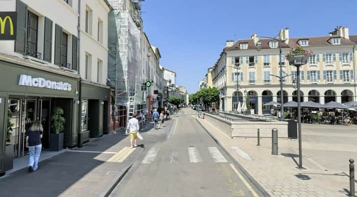 Local commercial · 232 m² · Cession de bail — photo 1
