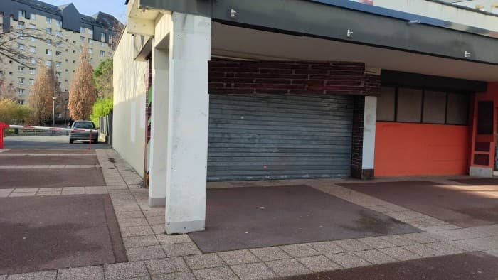 Local commercial · 68 m² · Location — photo 1