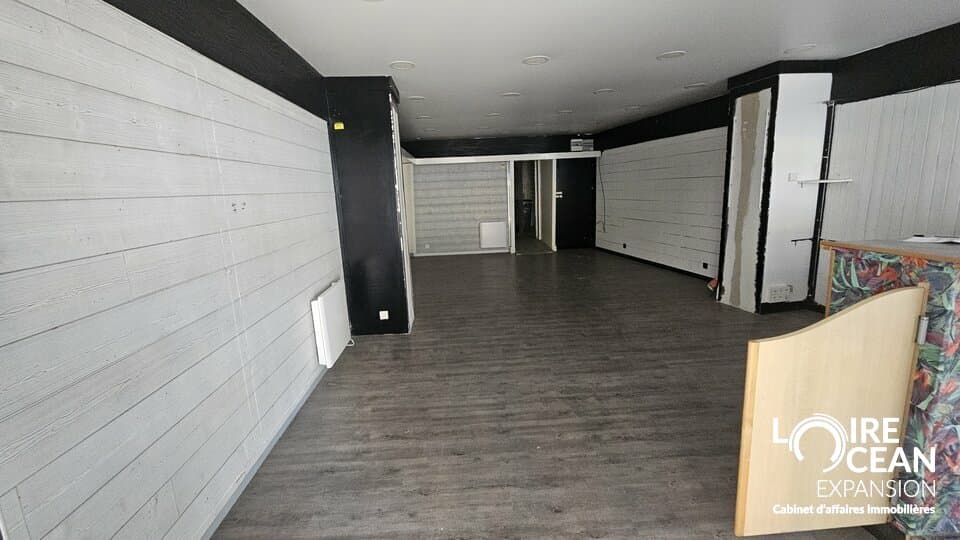 Local commercial · 55 m² · Location — photo 1