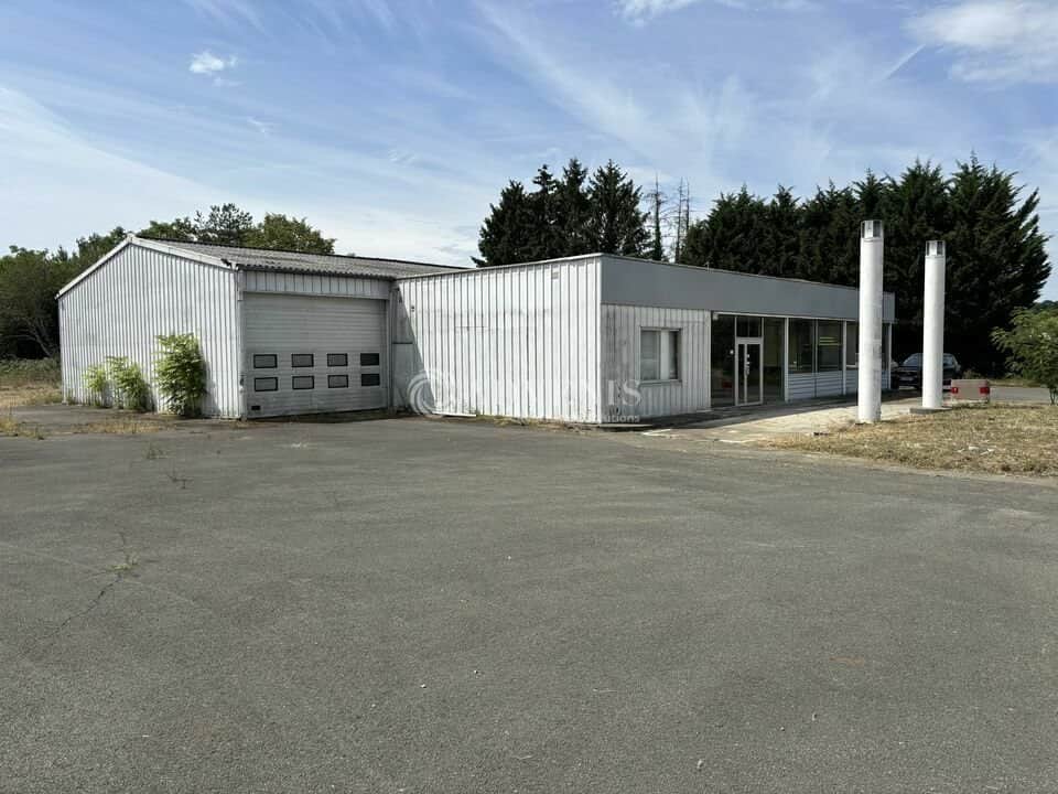 Local commercial · 147 m² · Location — photo 1