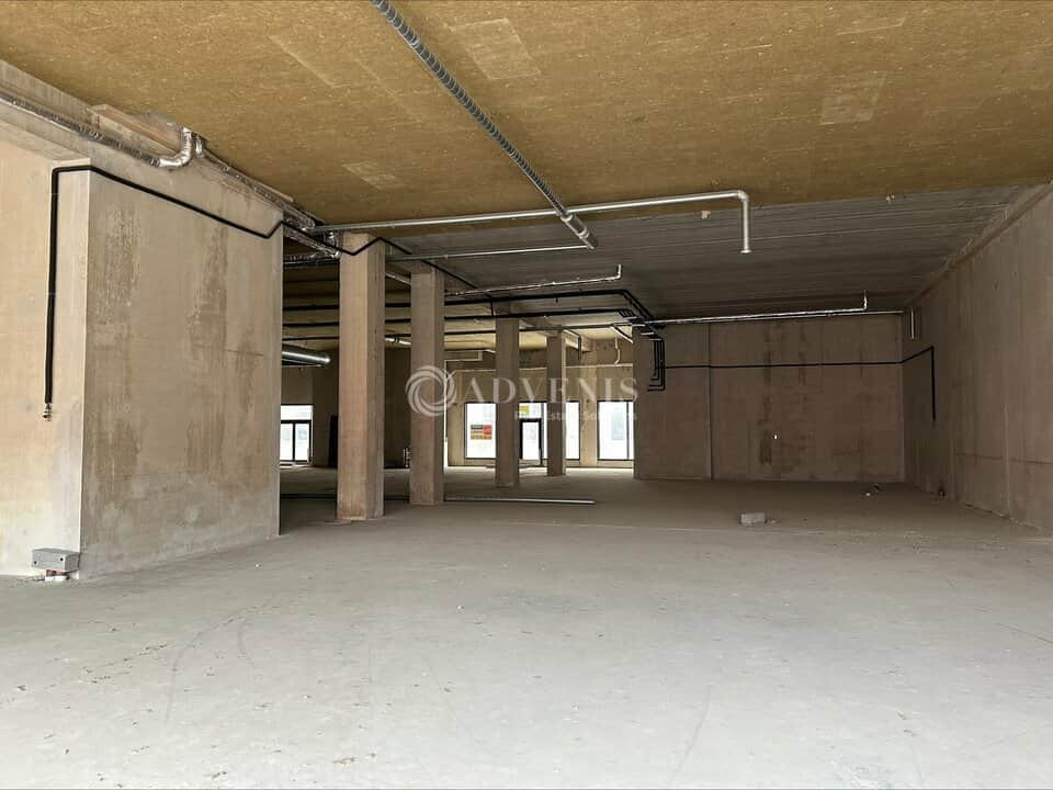 Local commercial · 550 m² · Location — photo 1