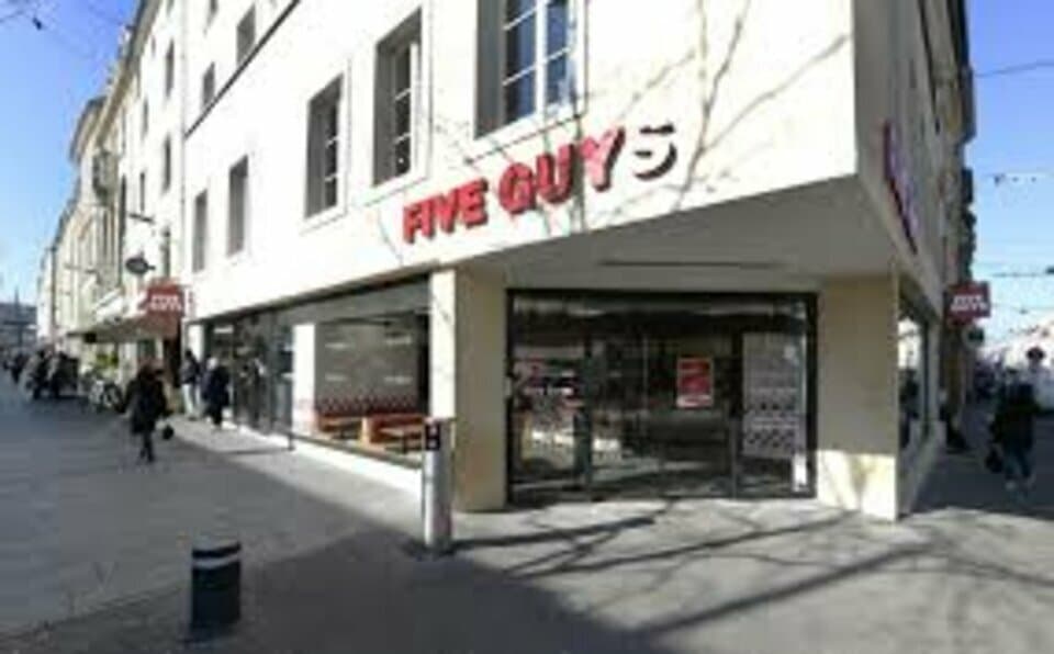 Local commercial · 416 m² · Location — photo 1