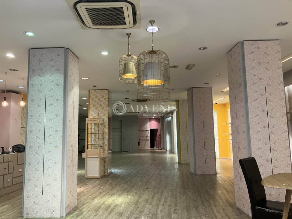 Local commercial · 300 m² · Location — photo 1
