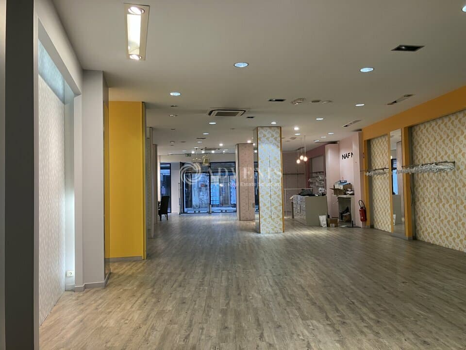 Local commercial · 300 m² · Location — photo 1