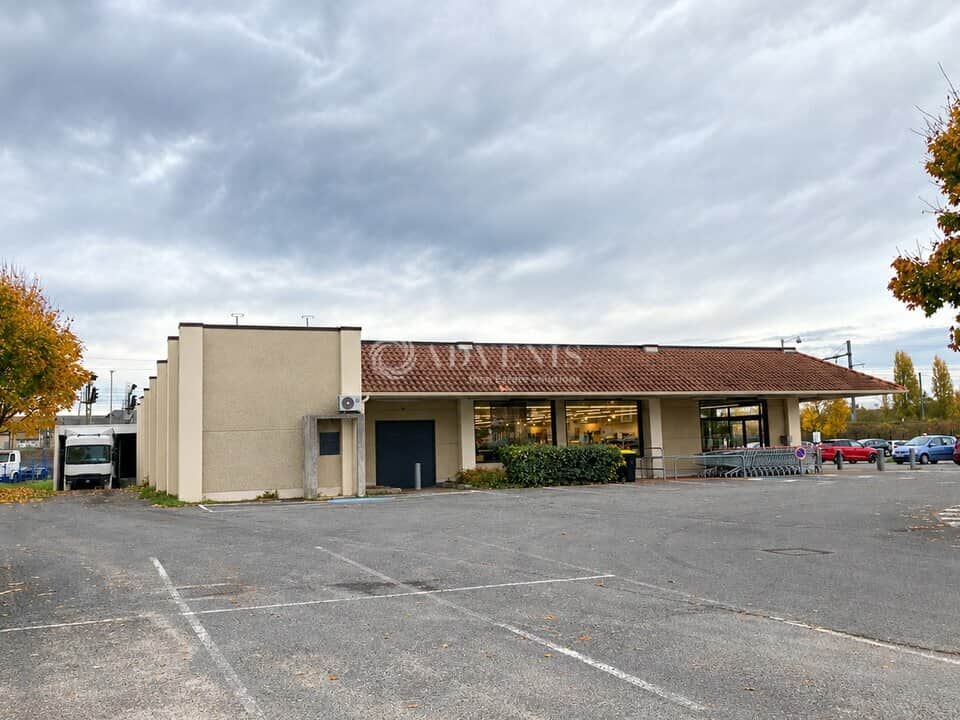 Local commercial · 1000 m² · Location — photo 1
