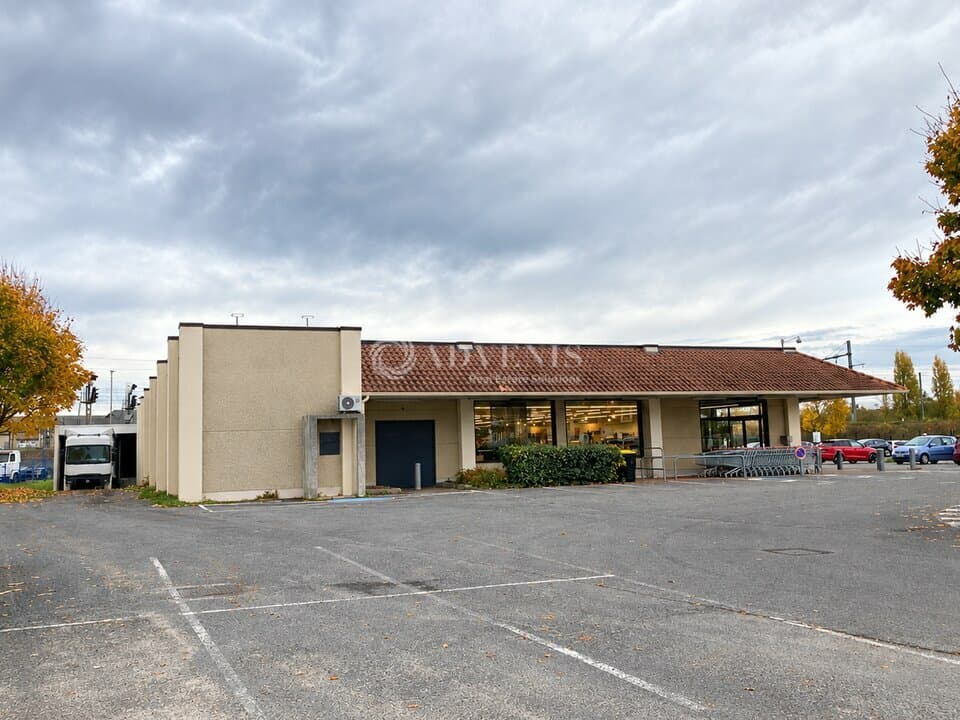 Local commercial · 1000 m² · Location — photo 1
