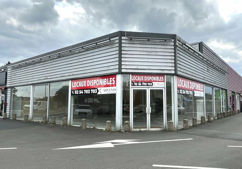 Local commercial · 313 m² · Location — photo 1