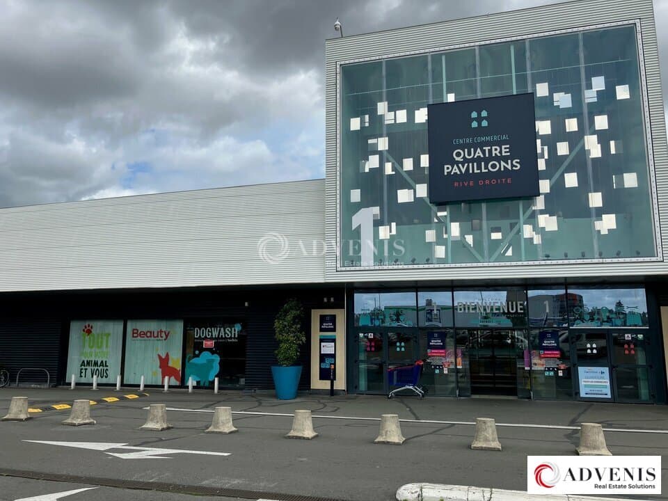 Local commercial · 677 m² · Location — photo 1
