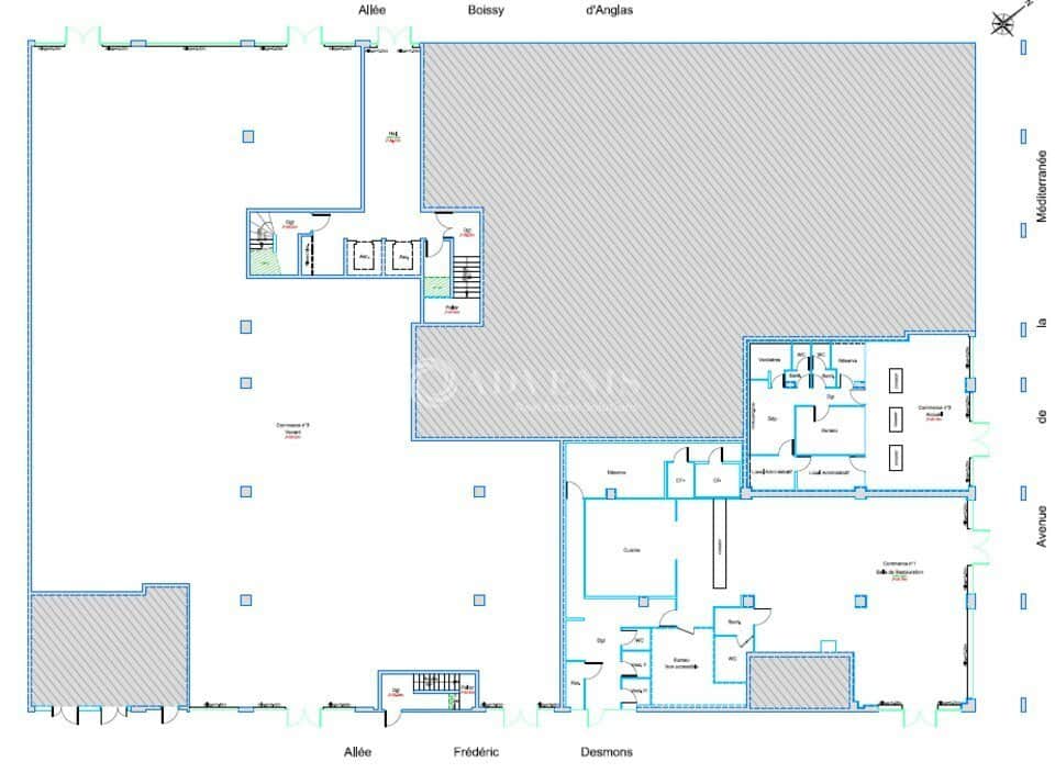 Local commercial · 305 m² · Location — photo 1