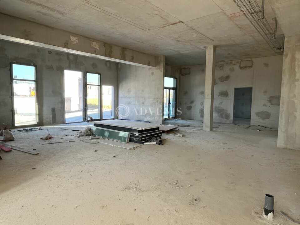 Local commercial · 223 m² · Achat des murs — photo 1