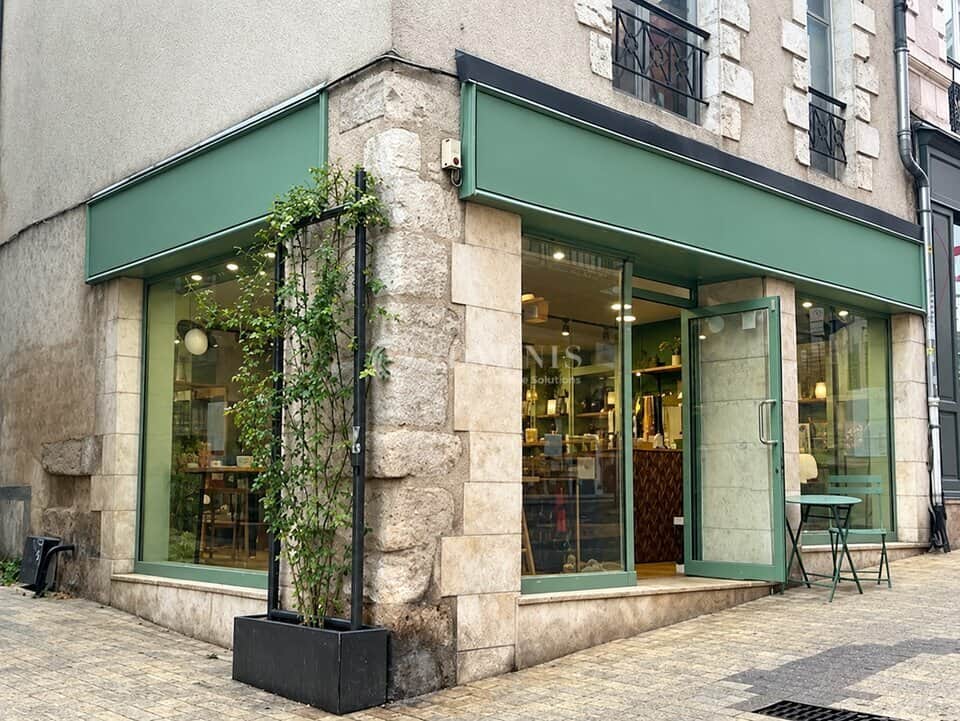 Local commercial · 74 m² · Location — photo 1