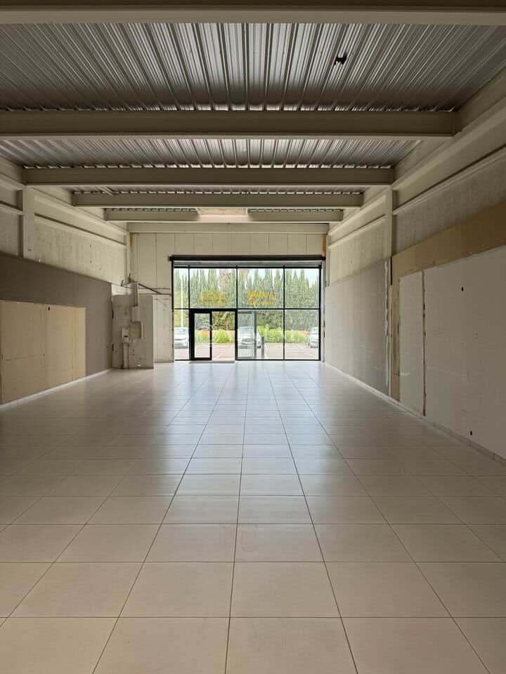 Local commercial · 200 m² · Location — photo 1
