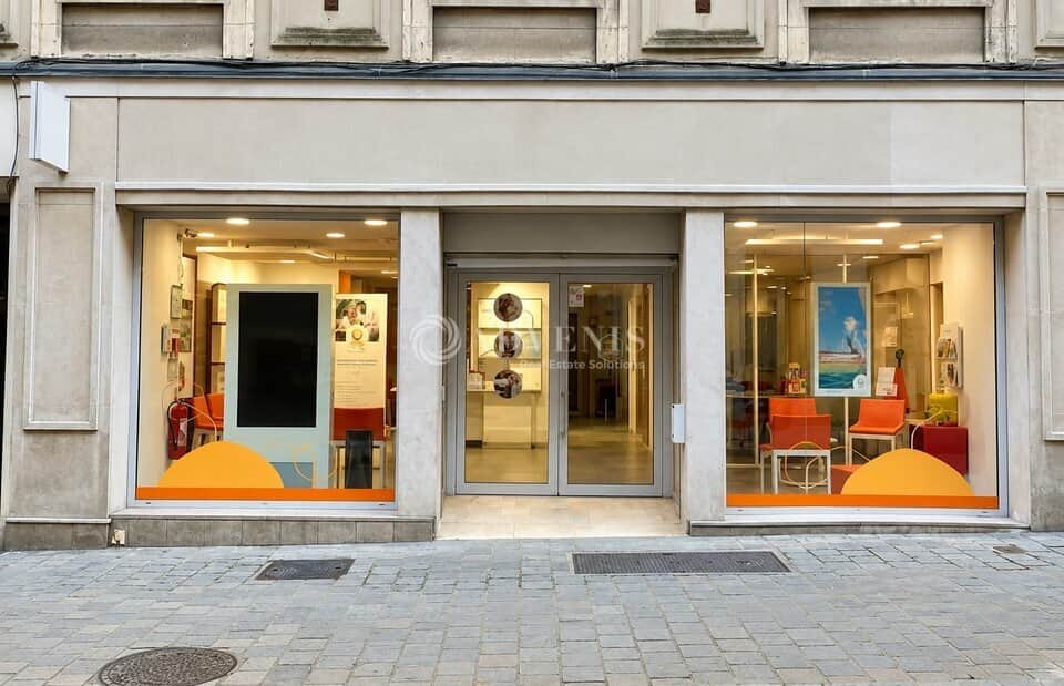 Local commercial · 198 m² · Location — photo 1