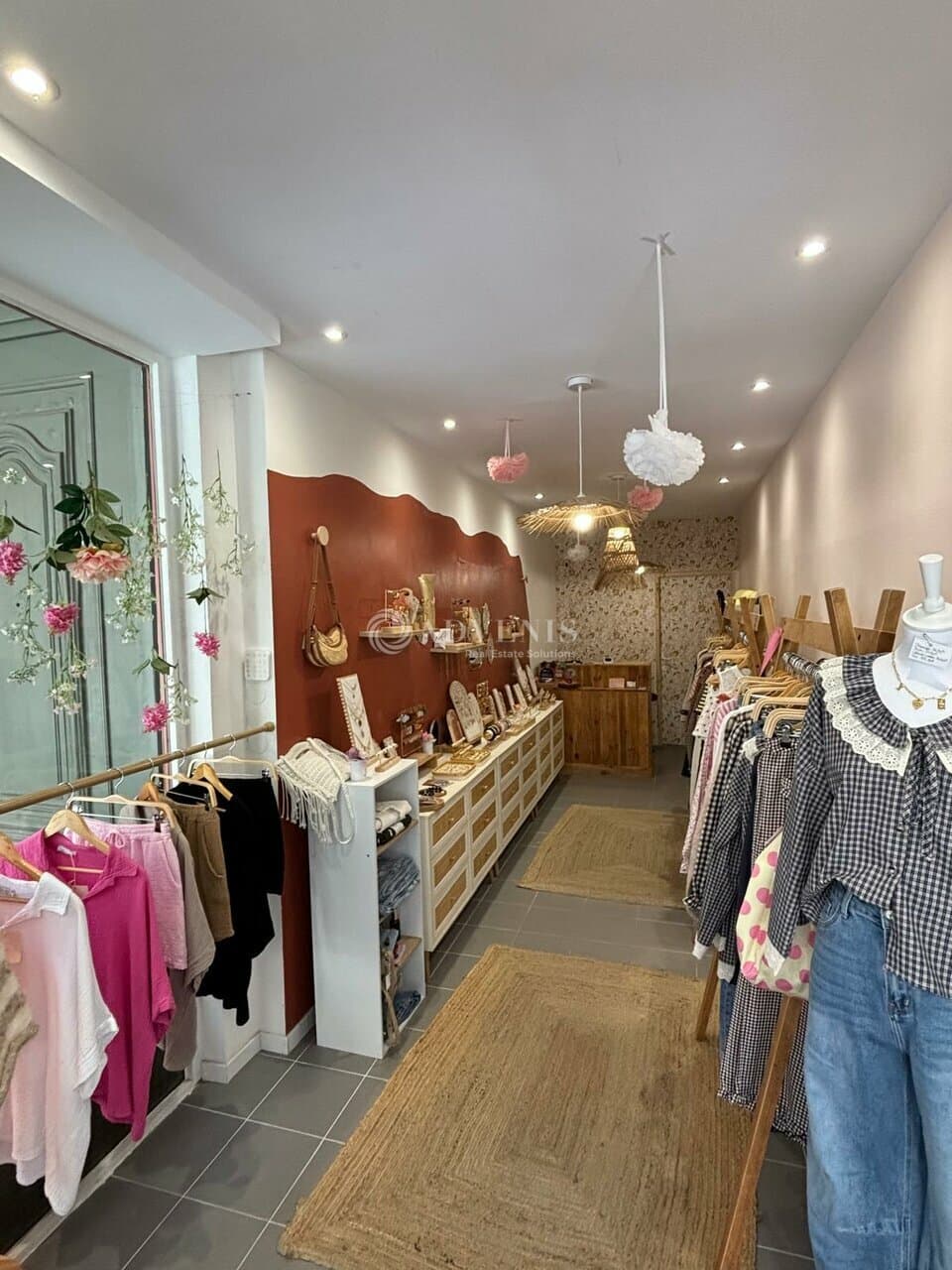 Local commercial · 27 m² · Location — photo 1