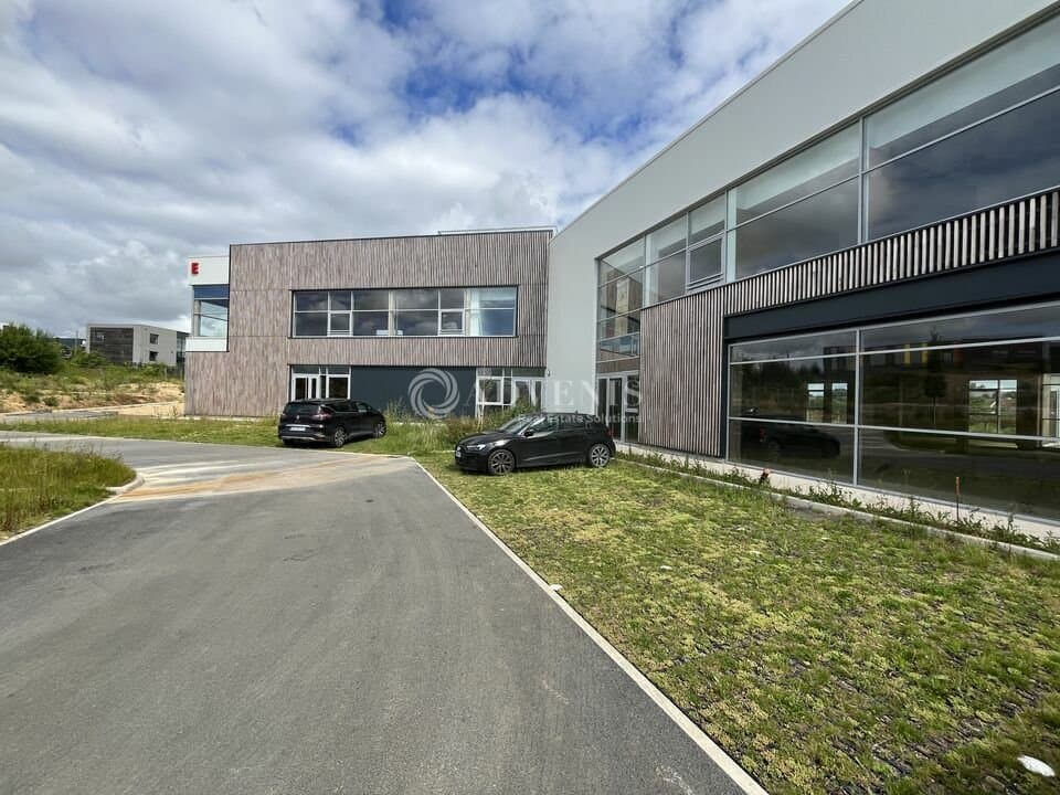 Local commercial · 1373 m² · Achat des murs — photo 1