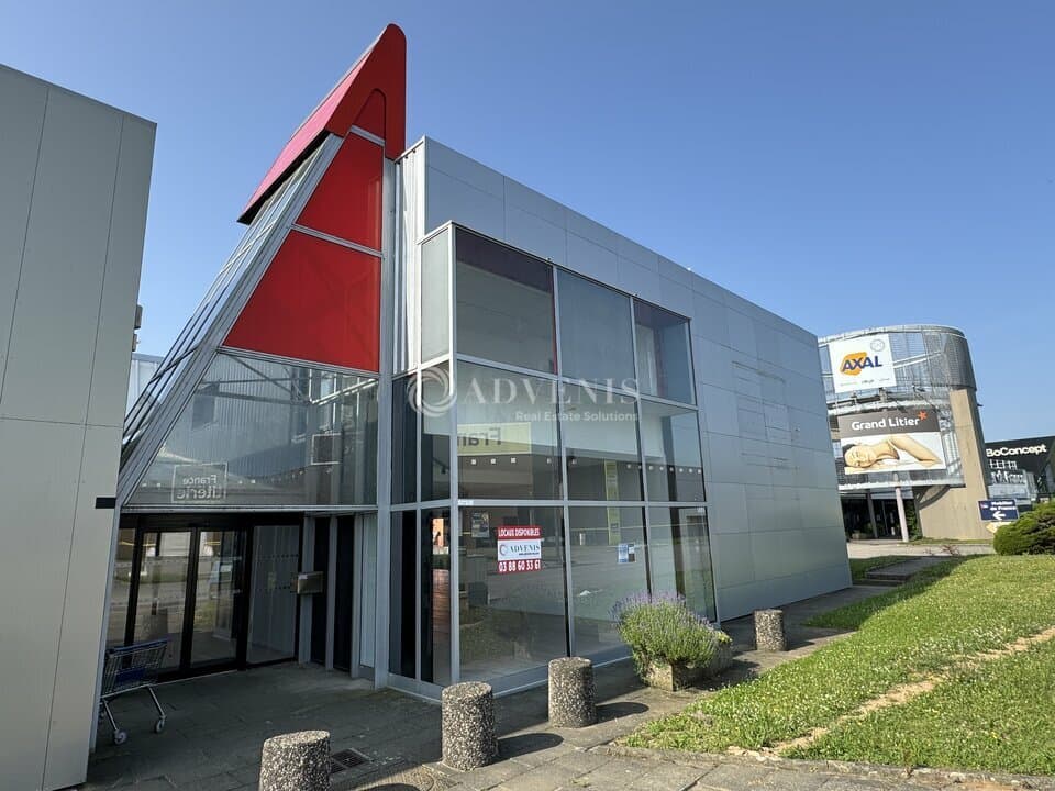 Local commercial · 830 m² · Location — photo 1