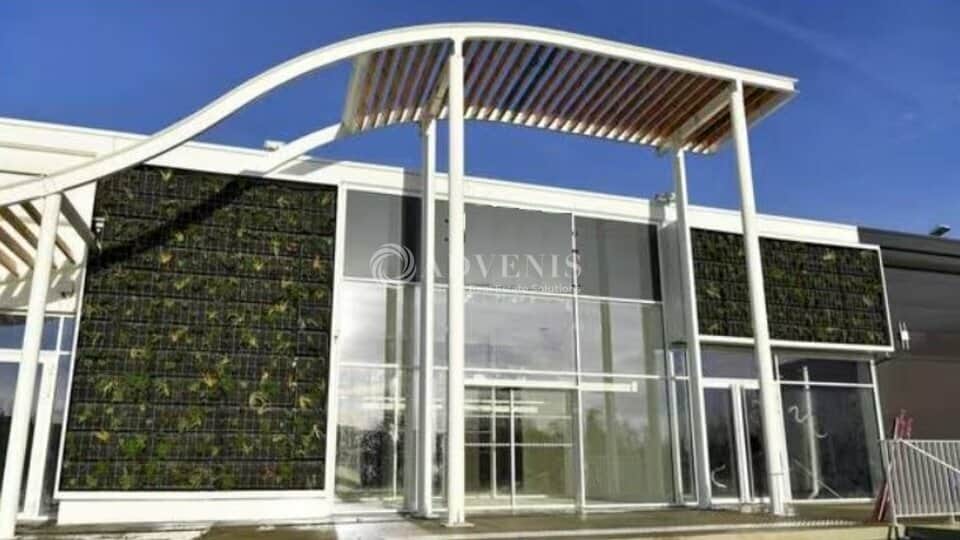 Local commercial · 1370 m² · Location — photo 1