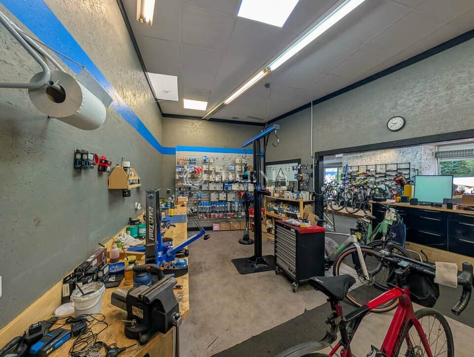 Local commercial · 470 m² · Location — photo 1