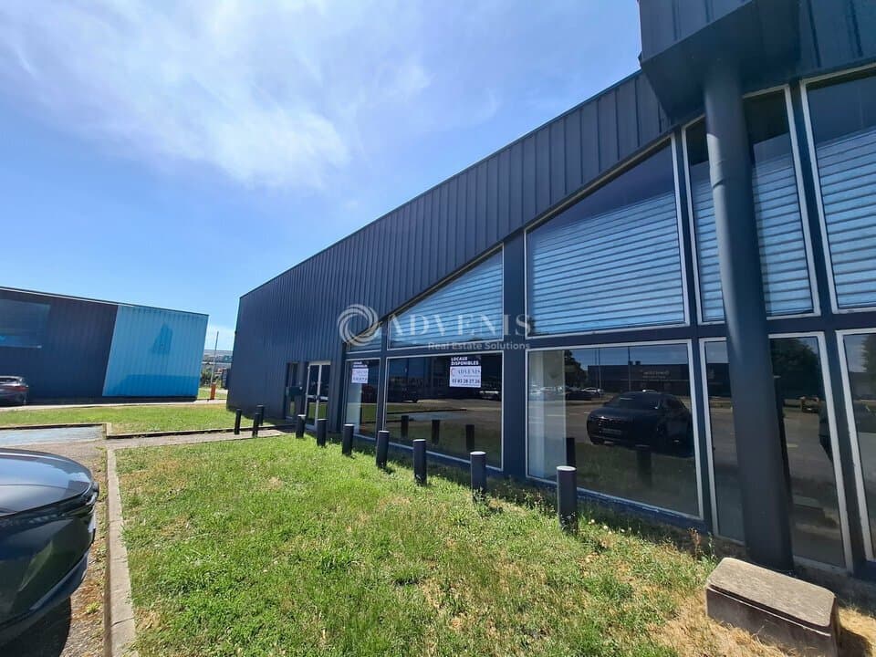 Local commercial · 700 m² · Location — photo 1