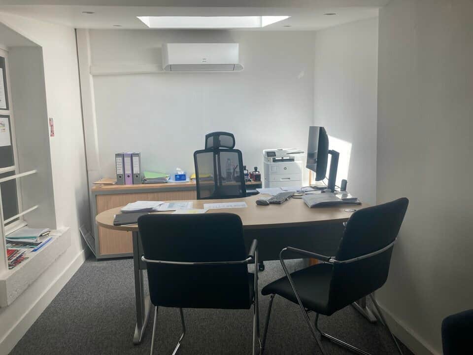 Local commercial · 150 m² · Location — photo 1