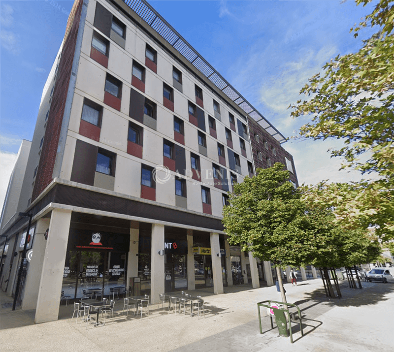 Local commercial · 1110 m² · Location — photo 1