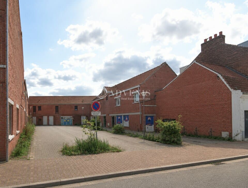 Local commercial · 263 m² · Achat des murs — photo 1