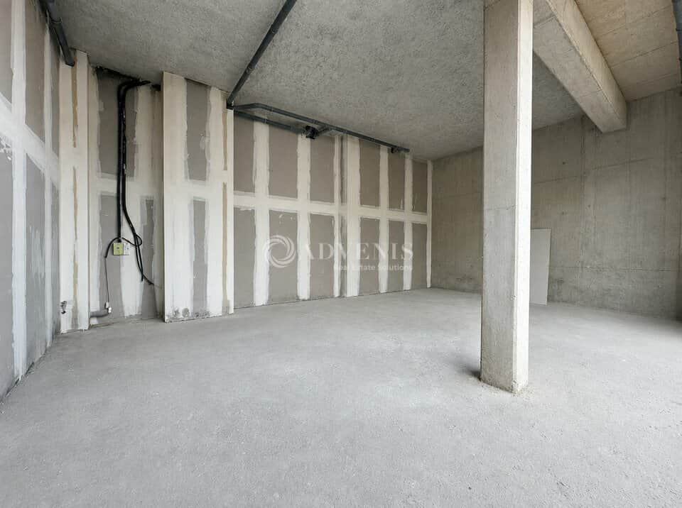 Local commercial · 70 m² · Location — photo 1