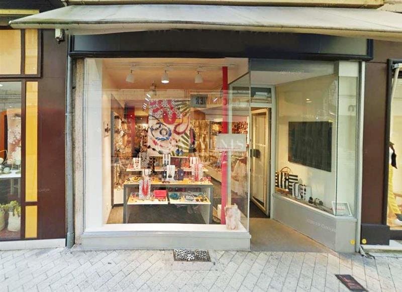 Local commercial · 272 m² · Location — photo 1