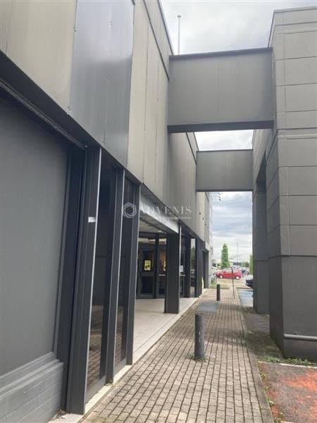 Local commercial · 2393 m² · Location — photo 1