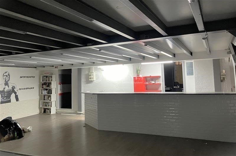 Local commercial · 1290 m² · Achat des murs — photo 1